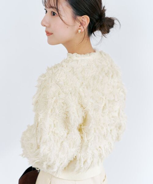 COHINA(コヒナ)の「フリンジジャカードショートカーディガン 【低身長・小柄女性】(カーディガン/ボレロ・レディース・ホワイト/グレー・ONE SIZE)」の8枚目の写真