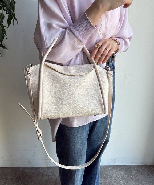 DouDou（ドゥドゥ）の「【WEB限定】ハンドルフラップトート（ショルダーバッグ・レディース・ブラック/アイボリー/イエロー/ベージュ・FREE）」の2枚目の写真