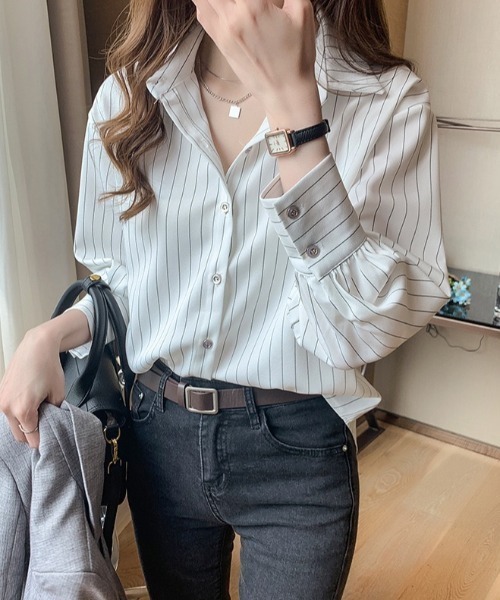 yuue' ( wear )(ユーイ)の「ストライプ柄シャツブラウス(シャツ/ブラウス・レディース・ホワイト/ネイビー・FREE)」の5枚目の写真