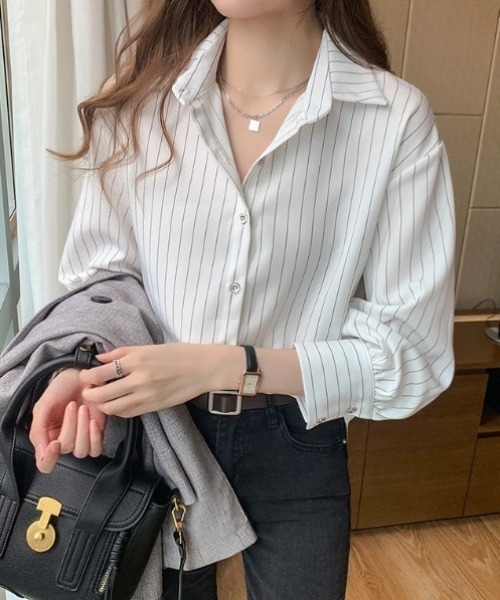 yuue' ( wear )(ユーイ)の「ストライプ柄シャツブラウス(シャツ/ブラウス・レディース・ホワイト/ネイビー・FREE)」の3枚目の写真