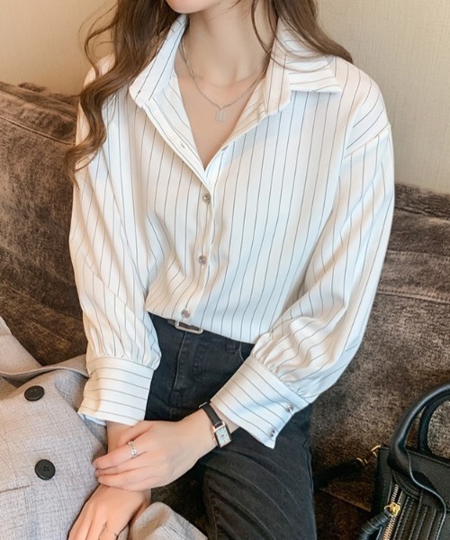 yuue' ( wear )(ユーイ)の「ストライプ柄シャツブラウス(シャツ/ブラウス・レディース・ホワイト/ネイビー・FREE)」の11枚目の写真