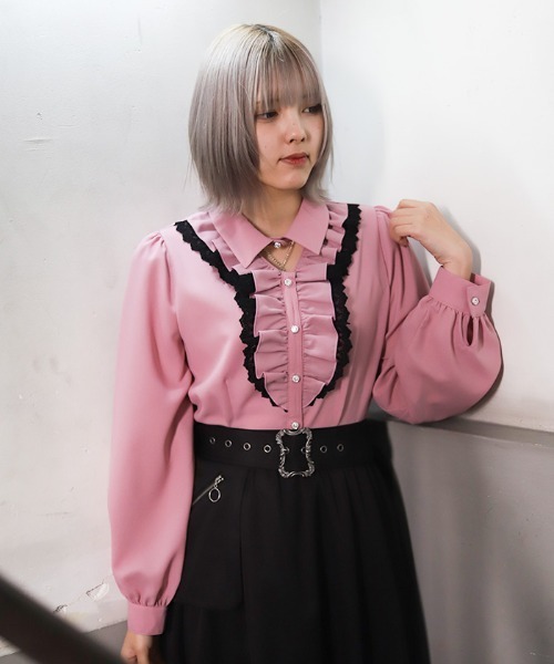 NIBBLE POISON(ニブルポイズン)の「ハートチャームフリルブラウス(シャツ/ブラウス・レディース・ブラック/ピンク/ホワイト・MEDIUM)」の1枚目の写真