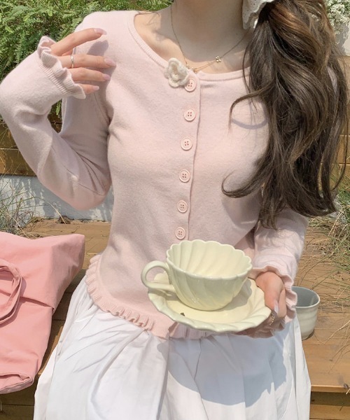 Mejoul（メジュール）の「【2026春夏新作】フラワーモチーフコンパクトフリルニットトップス（ニット/セーター・レディース・ライトグリーン/ホワイト/ピンク/イエロー・F）」の9枚目の写真