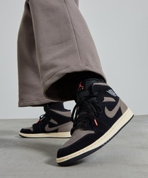 JORDAN BRAND(�W���[�_���u�����h)�̃G�A �W���[�_�� 1 MID SE �����Y�V���[�Y / Air Jordan 1 Mid SE Men's Shoes IB7110-002 Black(�X�j�[�J�[)