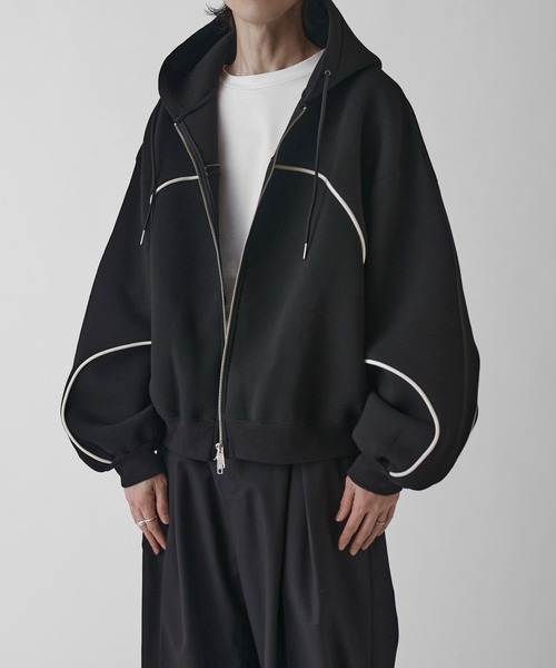 Lui's（ルイス）の「【Neucon】VOLUME PIPING ZIP HOODIE / ボリュームパイピングジップフーディー（パーカー・メンズ・ブラック/グレー/ネイビー・1/2）」の2枚目の写真