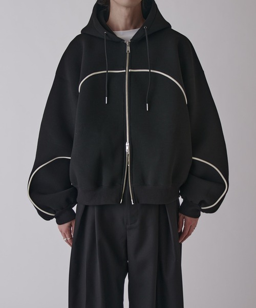Lui's（ルイス）の「【Neucon】VOLUME PIPING ZIP HOODIE / ボリュームパイピングジップフーディー（パーカー・メンズ・ブラック/グレー/ネイビー・1/2）」の4枚目の写真