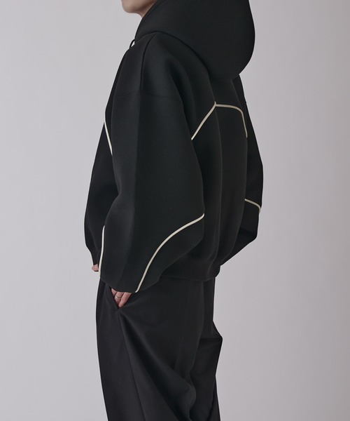 Lui's（ルイス）の「【Neucon】VOLUME PIPING ZIP HOODIE / ボリュームパイピングジップフーディー（パーカー・メンズ・ブラック/グレー/ネイビー・1/2）」の5枚目の写真