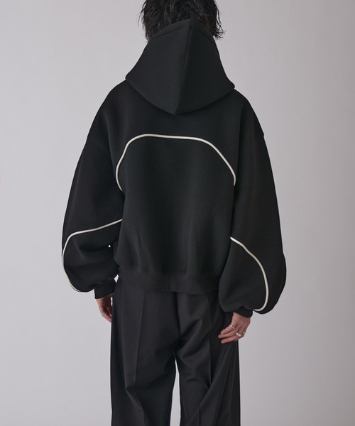 Lui's（ルイス）の「【Neucon】VOLUME PIPING ZIP HOODIE / ボリュームパイピングジップフーディー（パーカー・メンズ・ブラック/グレー/ネイビー・1/2）」の6枚目の写真