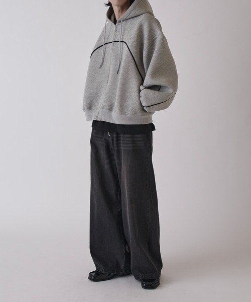 Lui's（ルイス）の「【Neucon】VOLUME PIPING ZIP HOODIE / ボリュームパイピングジップフーディー（パーカー・メンズ・ブラック/グレー/ネイビー・1/2）」の22枚目の写真