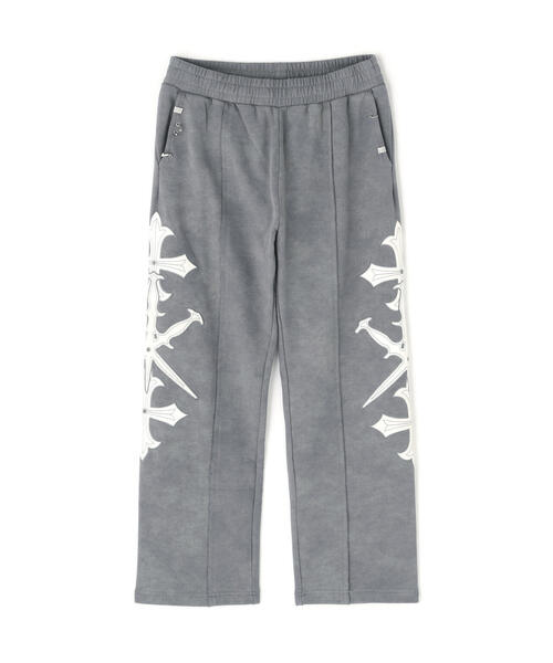 UNKNOWN LONDON(アンノウン・ロンドン)の「UNKNOWNLONDON/アンノウンロンドン/Dagger Cross Leather Patch Baggy Jogger Patns(スウェットパンツ・メンズ・ブラック/グレー・M/S/L)」の1枚目の写真