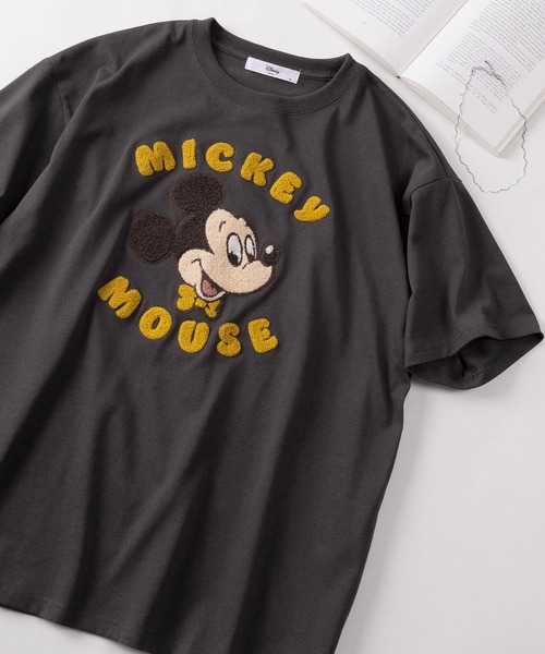 Disney(ディズニー)の「【71】【Disney/ディズニー】ミッキーマウス/ズートピア/ベイマックス/トイストーリー/スティッチ/くまのプーさん サガラ刺繍 ラインストーン クルーネックTシャツ/バックプリント/レディース(S)(Tシャツ/カットソー・レディース・ネイビー/ライトグリーン/ライトグレー/オレンジ/オフホワイト/ブラック系その他/チャコールグレー/アッシュグレー/クリーム/ブルー/オレンジ系その他/ベージュ/パープル/イエロー/ダークブルー/ブラウン/グリーン/ライム/ピンク/グレー系その他/グレー/サックスブルー/ブラック/ラベンダー/オートミール/カーキ/ダークグレー/ピンク系その他・L/M)」の5枚目の写真
