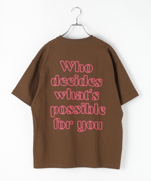 PBLIM（ページボーイリム）の「《UNISEX/３サイズ展開》クラフトロゴＴ　バックプリント / 刺繍（Tシャツ/カットソー・レディース・オフホワイト/ブラック/ブラウン/イエロー・SMALL/MEDIUM/LARGE）」の6枚目の写真