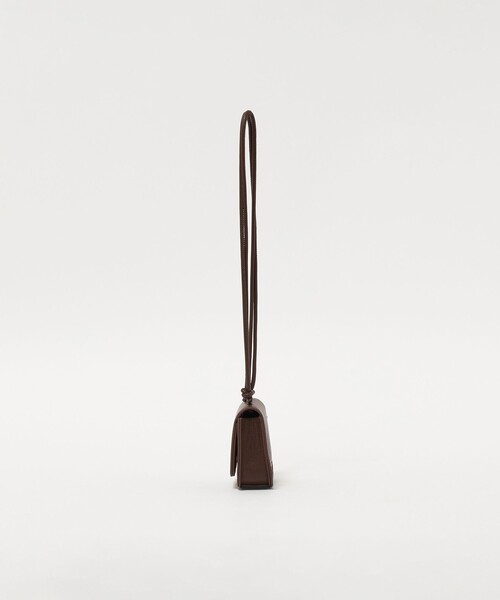 green label relaxing（グリーンレーベルリラクシング）の「フラップ ポーチネックレス（ネックレス・レディース・ダークブラウン/ブラック・FREE）」の14枚目の写真