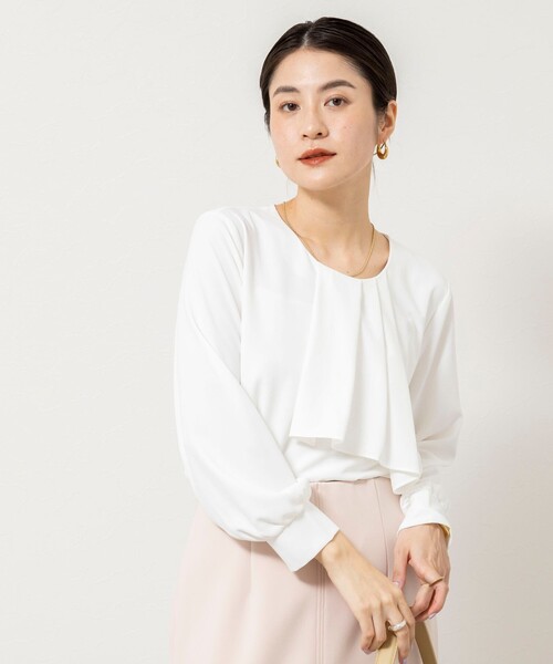 NOLLEY’S Sophi(ノーリーズソフィ)の「ウォッシャブルファンクショナルジョーゼットプリントタックフレアーブラウス(シャツ/ブラウス・レディース・ホワイト/サーモンピンク/ホワイト系その他4・38/36)」の5枚目の写真