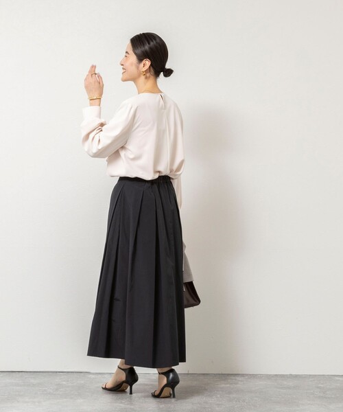 NOLLEY’S Sophi(ノーリーズソフィ)の「ウォッシャブルファンクショナルジョーゼットプリントタックフレアーブラウス(シャツ/ブラウス・レディース・ホワイト/サーモンピンク/ホワイト系その他4・38/36)」の9枚目の写真