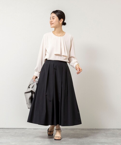 NOLLEY’S Sophi(ノーリーズソフィ)の「ウォッシャブルファンクショナルジョーゼットプリントタックフレアーブラウス(シャツ/ブラウス・レディース・ホワイト/サーモンピンク/ホワイト系その他4・38/36)」の11枚目の写真