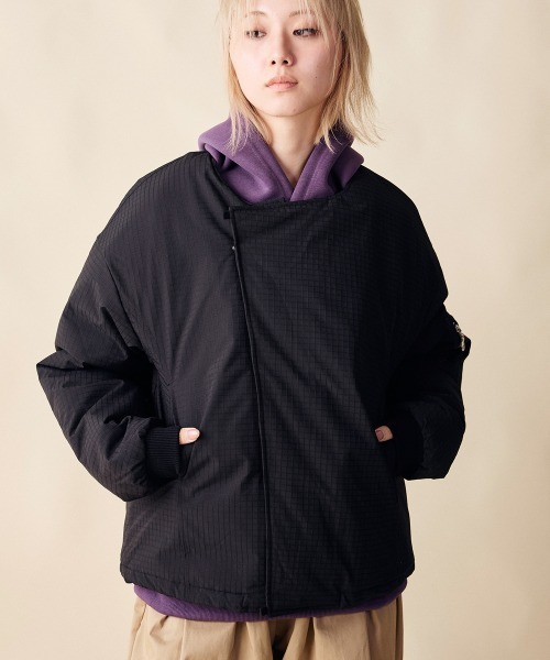 rehacer(レアセル)の「rehacer : Tactical Collarless Jacket / タクティカル カラーレス ジャケット(MA-1・レディース・ネイビー/ブラック・SMALL)」の11枚目の写真