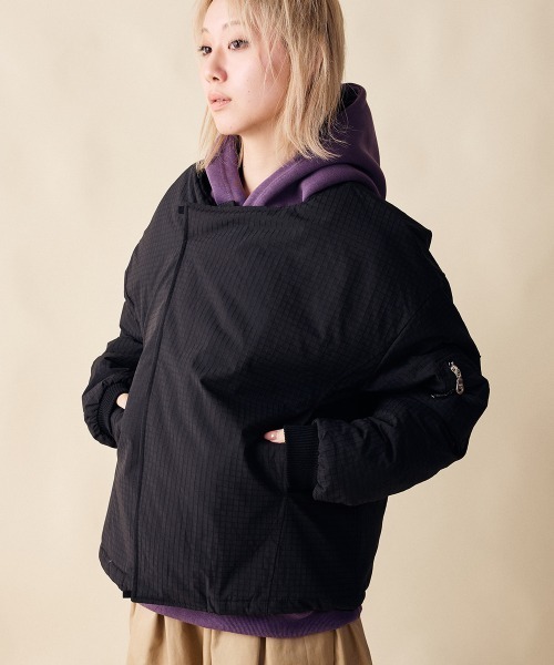 rehacer(レアセル)の「rehacer : Tactical Collarless Jacket / タクティカル カラーレス ジャケット(MA-1・レディース・ネイビー/ブラック・SMALL)」の13枚目の写真