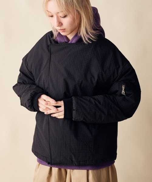 rehacer(レアセル)の「rehacer : Tactical Collarless Jacket / タクティカル カラーレス ジャケット(MA-1・レディース・ネイビー/ブラック・SMALL)」の14枚目の写真