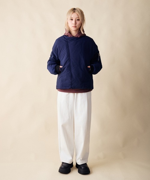 rehacer(レアセル)の「rehacer : Tactical Collarless Jacket / タクティカル カラーレス ジャケット(MA-1・レディース・ネイビー/ブラック・SMALL)」の9枚目の写真