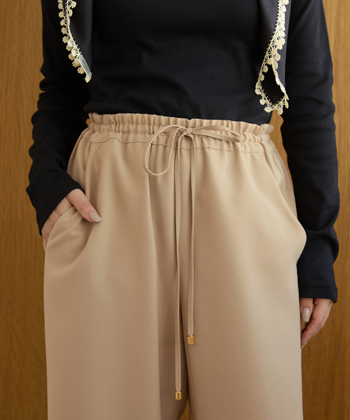 IENA LA BOUCLE(イエナラブークル)の「《追加2/洗濯機洗い可》IENA LA BOUCLE ポリエステルトロイージーパンツ(その他パンツ・レディース・ベージュ/ブラック・40/34/38/36)」の7枚目の写真