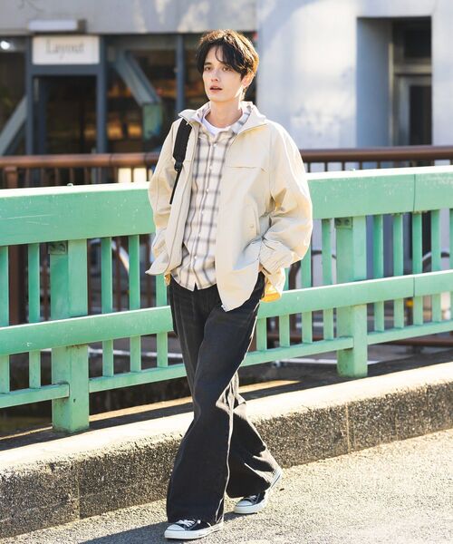 CRAFT STANDARD BOUTIQUE（クラフトスタンダードブティック）の「花粉防止 / ナイロンスタンドカラーブルゾン（ブルゾン・メンズ・ライトベージュ/ブラック・L/M）」の6枚目の写真