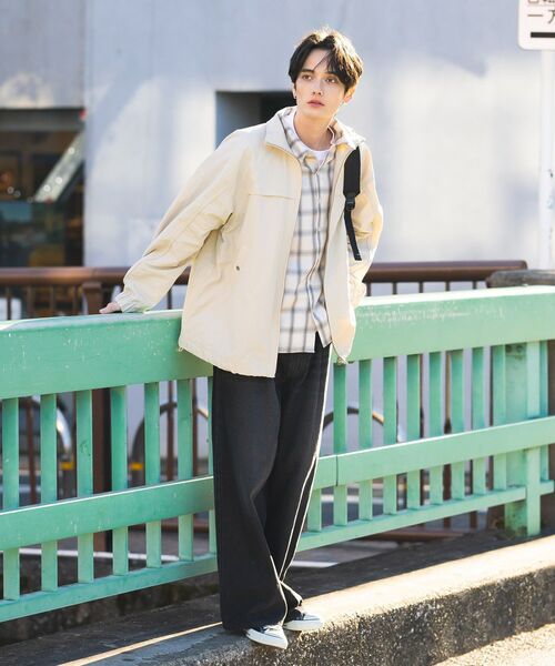 CRAFT STANDARD BOUTIQUE（クラフトスタンダードブティック）の「花粉防止 / ナイロンスタンドカラーブルゾン（ブルゾン・メンズ・ライトベージュ/ブラック・L/M）」の8枚目の写真