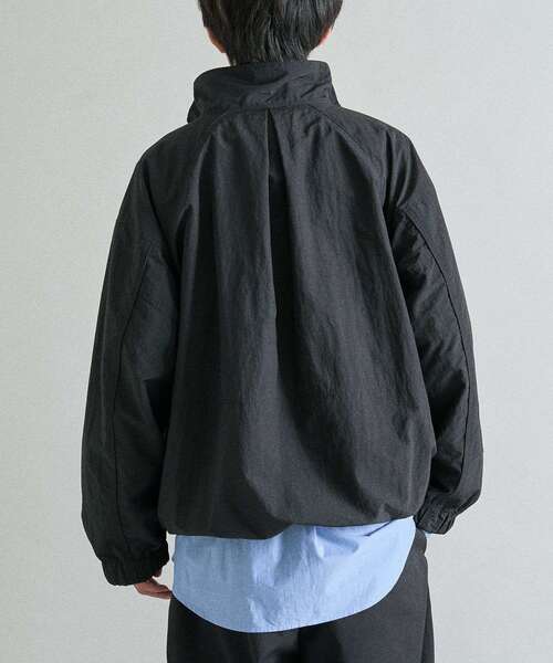 CRAFT STANDARD BOUTIQUE（クラフトスタンダードブティック）の「花粉防止 / ナイロンスタンドカラーブルゾン（ブルゾン・メンズ・ライトベージュ/ブラック・L/M）」の14枚目の写真