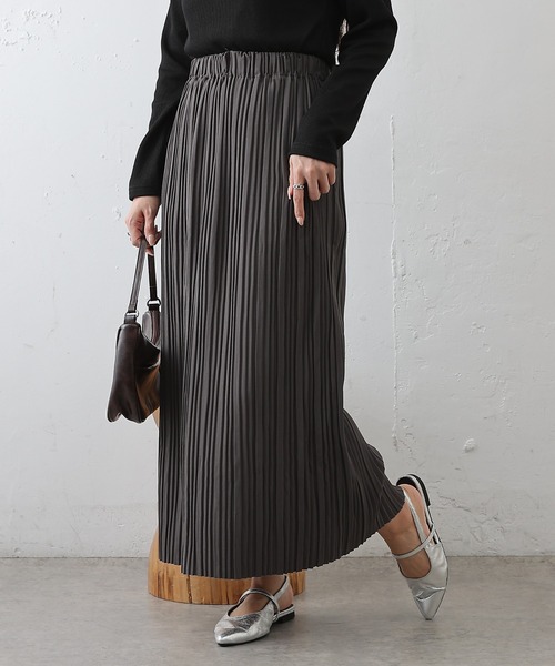 COLONY 2139（コロニートゥーワンスリーナイン）の「プリーツナロースカート（スカート・レディース・チャコールグレー/グレイッシュベージュ/ブラック・FREE）」の13枚目の写真