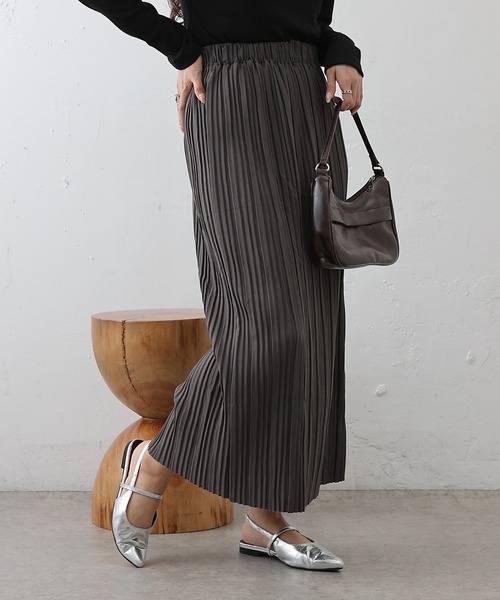 COLONY 2139（コロニートゥーワンスリーナイン）の「プリーツナロースカート（スカート・レディース・チャコールグレー/グレイッシュベージュ/ブラック・FREE）」の15枚目の写真