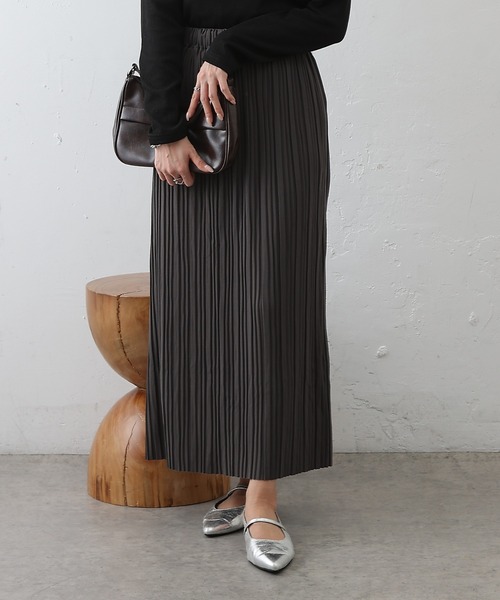 COLONY 2139（コロニートゥーワンスリーナイン）の「プリーツナロースカート（スカート・レディース・チャコールグレー/グレイッシュベージュ/ブラック・FREE）」の12枚目の写真