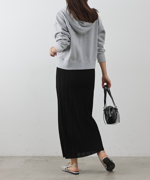 COLONY 2139（コロニートゥーワンスリーナイン）の「プリーツナロースカート（スカート・レディース・チャコールグレー/グレイッシュベージュ/ブラック・FREE）」の10枚目の写真