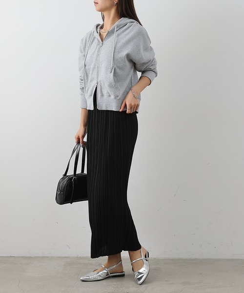 COLONY 2139（コロニートゥーワンスリーナイン）の「プリーツナロースカート（スカート・レディース・チャコールグレー/グレイッシュベージュ/ブラック・FREE）」の9枚目の写真