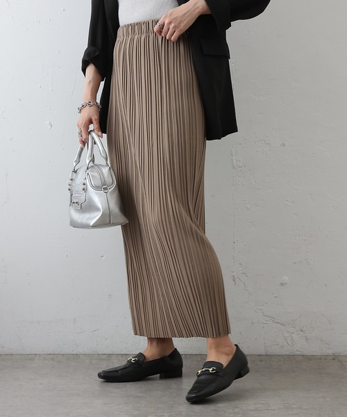 COLONY 2139（コロニートゥーワンスリーナイン）の「プリーツナロースカート（スカート・レディース・チャコールグレー/グレイッシュベージュ/ブラック・FREE）」の21枚目の写真
