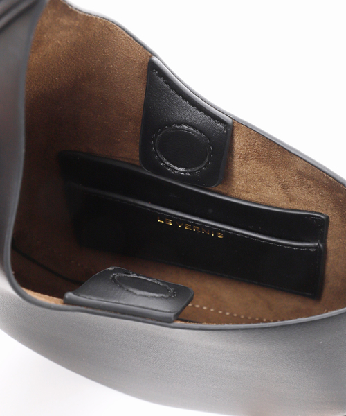 LE VERNIS（ル・ベルニ）の「LE VERNIS/ルベル二 Poire mini shoulder（ショルダーバッグ・レディース・ブラック/ベージュ・FREE）」の5枚目の写真