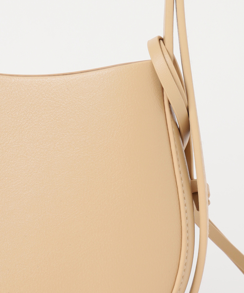 LE VERNIS（ル・ベルニ）の「LE VERNIS/ルベル二 Poire mini shoulder（ショルダーバッグ・レディース・ブラック/ベージュ・FREE）」の3枚目の写真