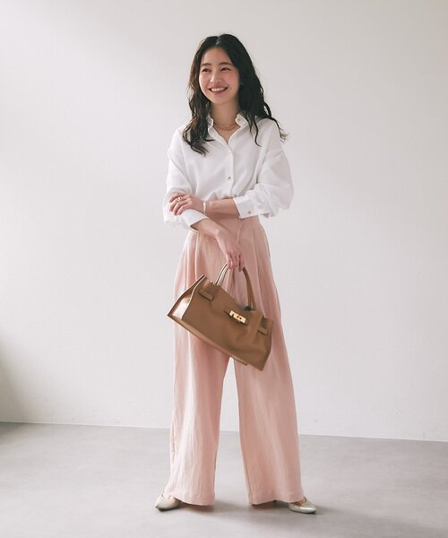 La boutique BonBon（ラブティックボンボン）の「【ヴィオラドーロ】イタリアンWフェイス型押しレザーワイドトート（トートバッグ・レディース・ベージュ・FREE）」の3枚目の写真