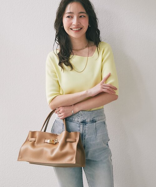 La boutique BonBon（ラブティックボンボン）の「【ヴィオラドーロ】イタリアンWフェイス型押しレザーワイドトート（トートバッグ・レディース・ベージュ・FREE）」の4枚目の写真