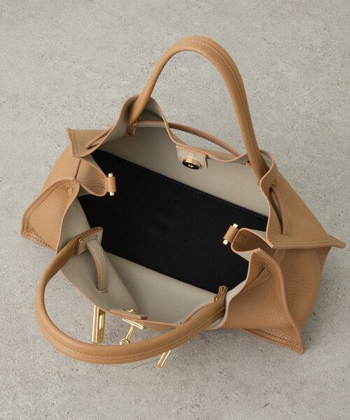 La boutique BonBon（ラブティックボンボン）の「【ヴィオラドーロ】イタリアンWフェイス型押しレザーワイドトート（トートバッグ・レディース・ベージュ・FREE）」の15枚目の写真