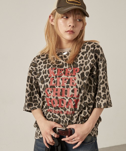 Snap club(スナップクラブ)の「【Snap club】ラインストーン グラフィック オーバーサイズ 半袖Tシャツ(Tシャツ/カットソー・レディース・ネイビー/スミクロ/オフホワイト/レオパード/ワインレッド・L/M)」の10枚目の写真