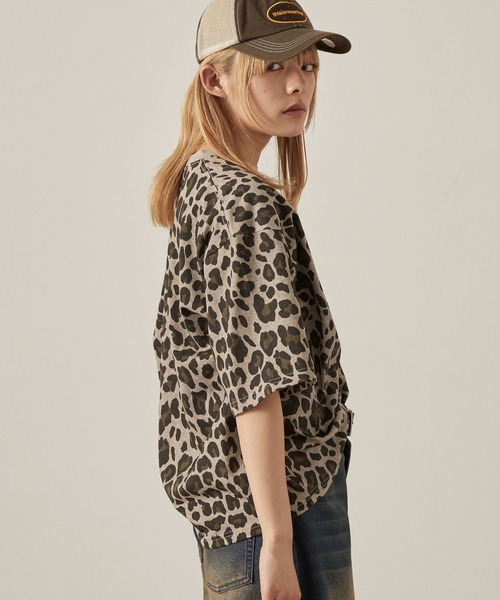 Snap club(スナップクラブ)の「【Snap club】ラインストーン グラフィック オーバーサイズ 半袖Tシャツ(Tシャツ/カットソー・レディース・ネイビー/スミクロ/オフホワイト/レオパード/ワインレッド・L/M)」の12枚目の写真