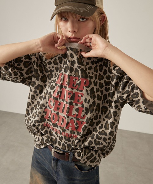 Snap club(スナップクラブ)の「【Snap club】ラインストーン グラフィック オーバーサイズ 半袖Tシャツ(Tシャツ/カットソー・レディース・ネイビー/スミクロ/オフホワイト/レオパード/ワインレッド・L/M)」の15枚目の写真