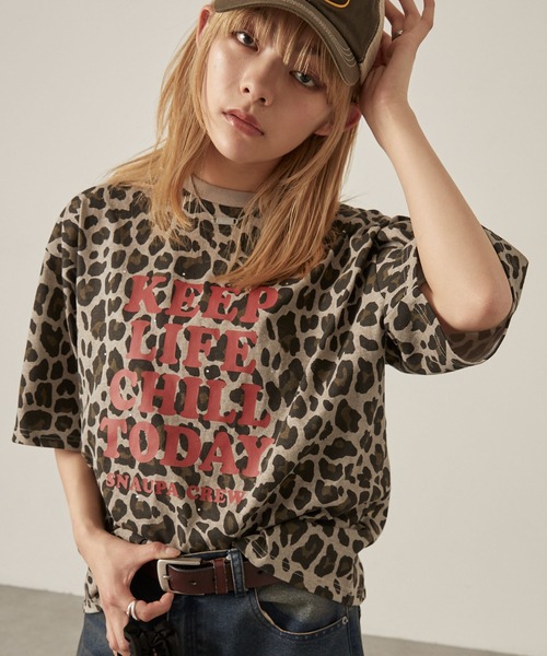 Snap club(スナップクラブ)の「【Snap club】ラインストーン グラフィック オーバーサイズ 半袖Tシャツ(Tシャツ/カットソー・レディース・ネイビー/スミクロ/オフホワイト/レオパード/ワインレッド・L/M)」の16枚目の写真