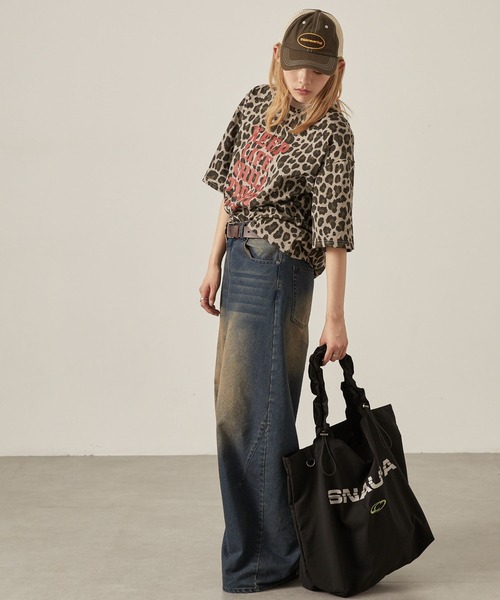 Snap club(スナップクラブ)の「【Snap club】ラインストーン グラフィック オーバーサイズ 半袖Tシャツ(Tシャツ/カットソー・レディース・ネイビー/スミクロ/オフホワイト/レオパード/ワインレッド・L/M)」の18枚目の写真