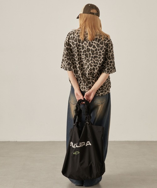 Snap club(スナップクラブ)の「【Snap club】ラインストーン グラフィック オーバーサイズ 半袖Tシャツ(Tシャツ/カットソー・レディース・ネイビー/スミクロ/オフホワイト/レオパード/ワインレッド・L/M)」の19枚目の写真