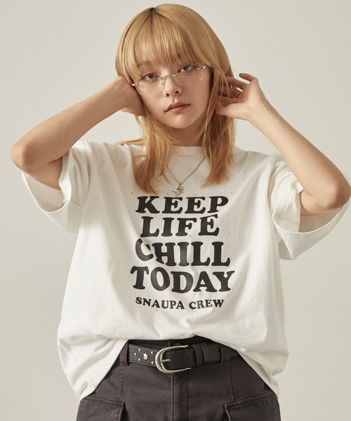 Snap club(スナップクラブ)の「【Snap club】ラインストーン グラフィック オーバーサイズ 半袖Tシャツ(Tシャツ/カットソー・レディース・ネイビー/スミクロ/オフホワイト/レオパード/ワインレッド・L/M)」の8枚目の写真