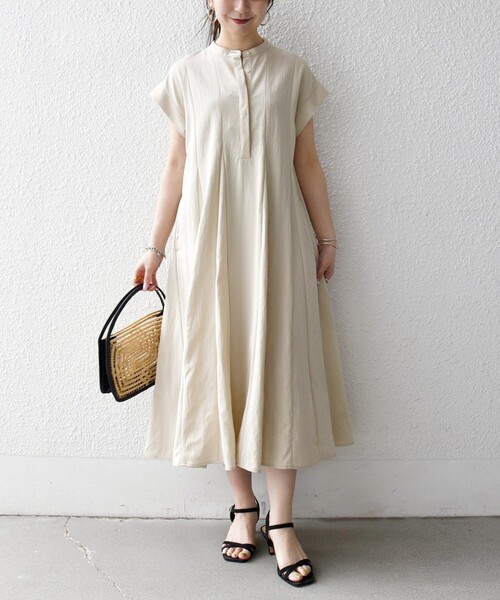 SHIPS any（シップス エニィ）の「SHIPS any:〈洗濯機可能〉ツイル バンドカラー フレンチ シャツ ワンピース（シャツワンピース・レディース・チャコールグレー/ベージュ・ONE SIZE）」の4枚目の写真