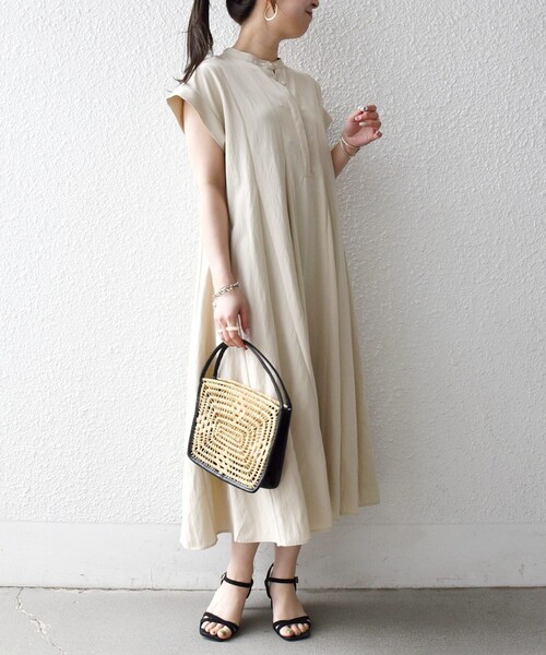 SHIPS any（シップス エニィ）の「SHIPS any:〈洗濯機可能〉ツイル バンドカラー フレンチ シャツ ワンピース（シャツワンピース・レディース・チャコールグレー/ベージュ・ONE SIZE）」の6枚目の写真