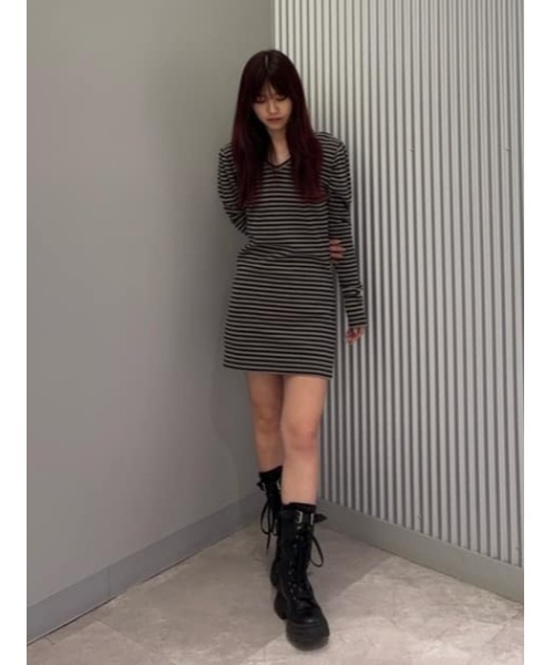 LAGUA GEM(ラグアジェム)の「PUFF SLEEVE CUT ミニワンピース(ワンピース・レディース・ネイビー系/グレー/ブラック・SMALL/MEDIUM)」の20枚目の写真