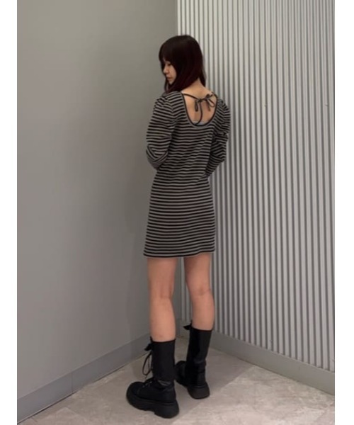 LAGUA GEM(ラグアジェム)の「PUFF SLEEVE CUT ミニワンピース(ワンピース・レディース・ネイビー系/グレー/ブラック・SMALL/MEDIUM)」の21枚目の写真
